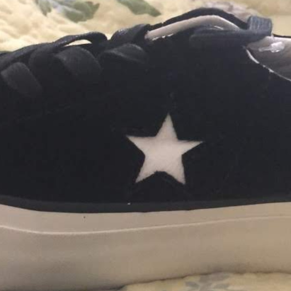 Velvet Converse